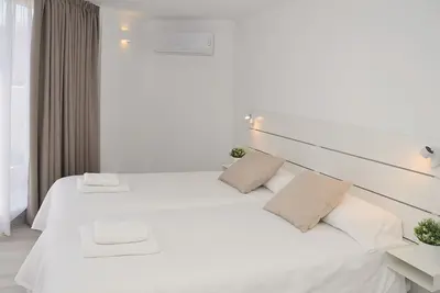 Image de Duplex penthouse with terrace and outdoor shower