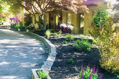 Image de The Cypress Grove Inn ~Madison, In! <br>*5 Star hosts!