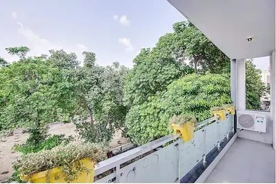 Image de Nuab House-3 Rms Fortis/Max/Paras/Medanta/Huda Met
