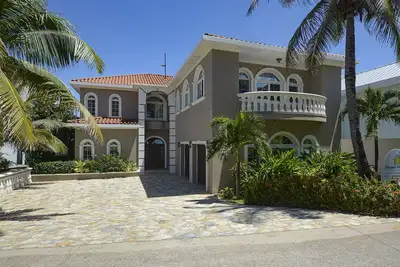 Image de Casa del Sol 4 bedroom, by Island House Vacation Rentals