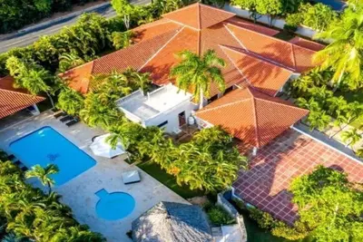 Image de Wonderful 7, 000 sq. ft. villa, Pool, Heated Jacuzzi, Full Maid/Cook Service