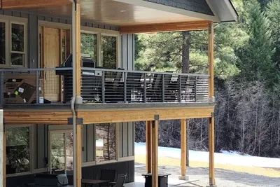 Country guest cottage. Lower level, Private, quiet, minutes from Leavenworth.