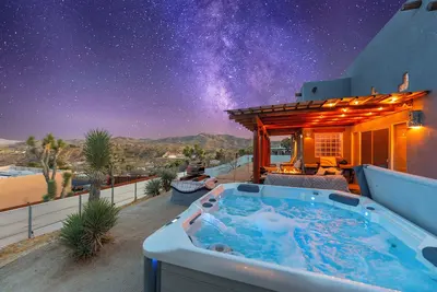 Image de The Om Dome Experience~Sauna~Hot Tub~Fire Pits~Pizza Oven\n\n