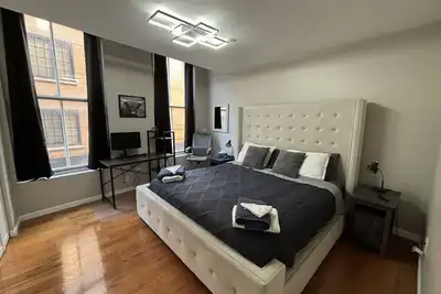 Image de Downtown Albany 2 Bedroom + Workstation @ The Mark