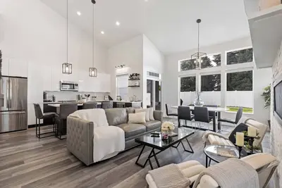 Image de Coeur d'Alene Townhome Modern New Downtown Shops Beach