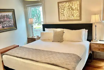 Image de Comfy Urban Retreat, Pet Friendly, Private Driveway Parking 30+ nt min✨🌙