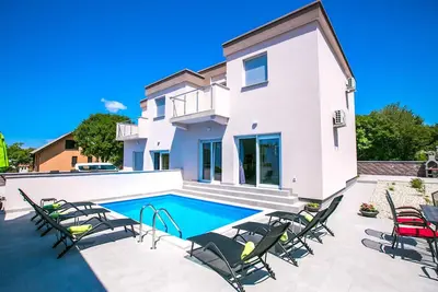 Image de Maison de vacances Vert avec Piscine