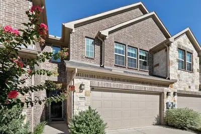Image de Spacious Townhouse, Furnished w/ Attached Garage