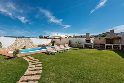 Image de Villa \"Gle\" avec piscine, jardin et climatisation