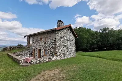 Image de Charmante maison dans les gorges de la Loire avec terrasses et poĂŞle Ă bois