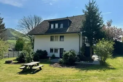 Image de Spacious and cozy apartment in Winterberg-Elkeringhuizen, balcony and large garden