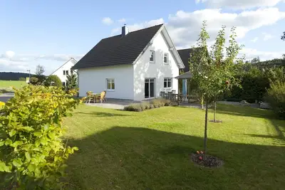 Image de Modern, comfortable vacation home with large garden and veranda, between Winterberg and Willingen