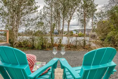 Image de Riverfront Home, Newly Built, Only 2 Blocks to the Beach and Promenade