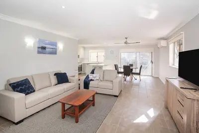 Image de Jetty Views -100m to foreshore