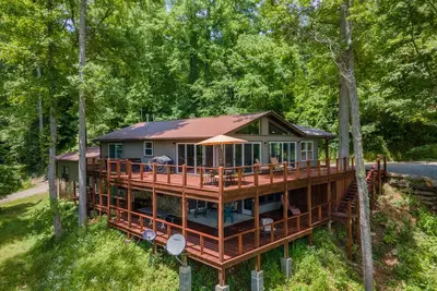 Image de Stunning Riverfront Home in the Smokey Mountains of Franklin, Nc