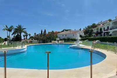 Image de Refurbished 2-Bed Apartment in El Paraiso Alto