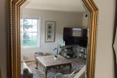 Image de Charming centrally located home, 1 block Dc Metro- entire townhouse, 2 bedrooms