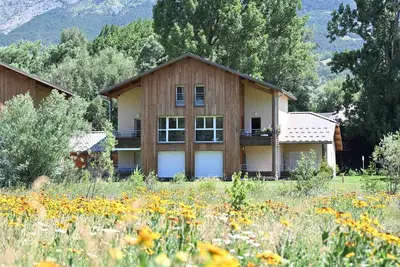 Image de Bel appartement moderne au Golf avec terrasse et parking