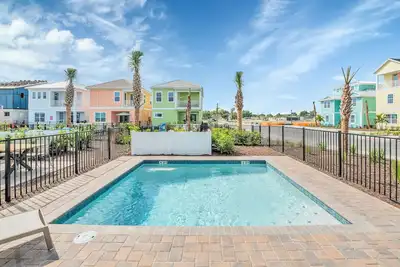 Image de Gorgeous Cottage w/Private Pool + Balcony, Near Disney!