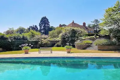 Image de 8 chambres à coucher à Balcombe