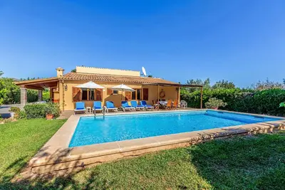 Image de Villa for 7 people in the countryside of Pollensa. It offers a private pool and bbq. Near the sea.