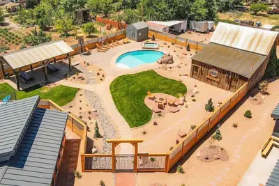 Image de Kanab Retreat w/ Private Pool & Rooftop Deck – Near Zion & Bryce