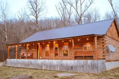 Image de Sassafrass lodge on the ozarks Pig trail scenic highway