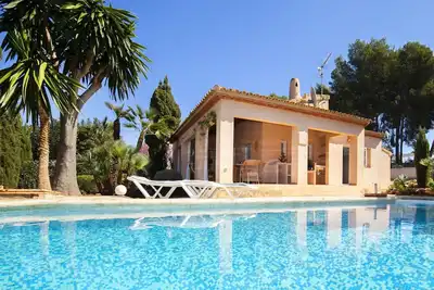 Image de Belle maison de vacances privée avec climatisation, Wifi, piscine privée, Tv, patio et parking
