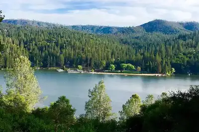 Image de Large Home for big groups at Yosemite Pine Mountain Lake