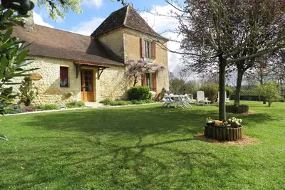 Image de Maison rénovée paisible près Lalinde, grand jardin