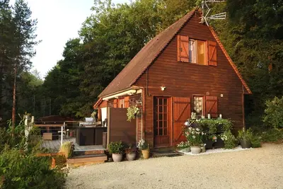 Image de Chalet rustique au Périgord Noir avec terrasse et équipements inclus