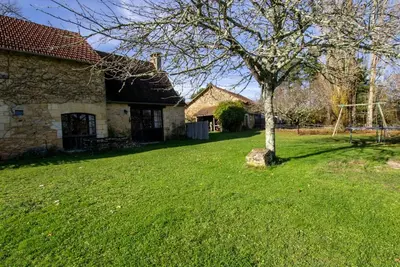 Image de Maison avec jardin, Wifi, animaux acceptés près de Sarlat