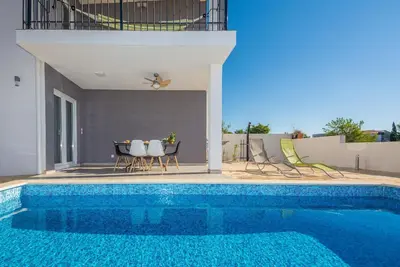Image de Maison de vacances Vir pour 1 - 8 personnes avec 3 chambres à coucher - Maison de vacances