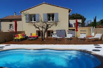 Image de Jolie maison avec jardin et piscine privée