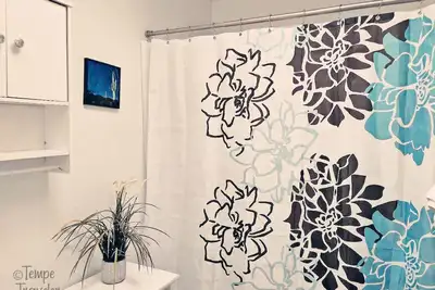 Image de Light & Cheerful Tempe Townhome + 2 private outdoor spaces, Discount for 7+ days