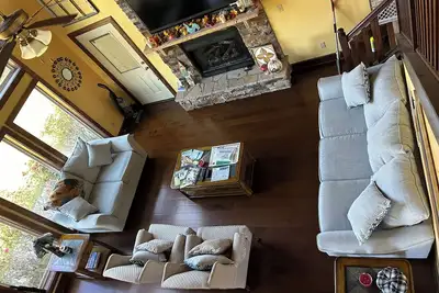 Image de Private, peaceful farmhouse with mountain and horse views!