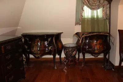 Victorian detached. . . Blk/White. Beautiful Architecture