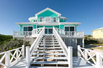Image de Stunning Oceanfront 3bd 3ba Villa, Great Guana Cay, Abacos Completely Restored