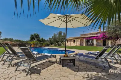 Beautiful stone finca in quiet surroundings with lovely pool and lawn garden