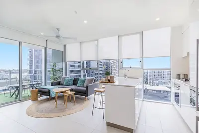 Image de A Rewarding Escape! ~ 2Bed/2Bath/1Car/Balcony/View