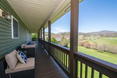 Image de Scenic 4br w/ Deck + Farm Views | Free Tix