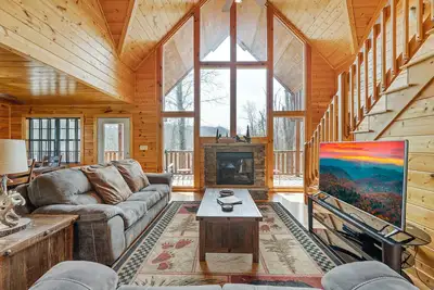 Image de ★ Bear O'Clock Somewhere ★ | Hot Tub, Pool Access, Game Room, Arcades, Billiards