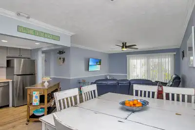 Image de Nauti Hideaway - 2/2, Slip, Ramp, Pool, Trailer Parking, Bait Freezer!