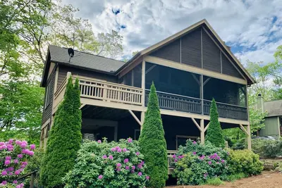 Image de Home Away in the Mountains! Screen Porch, Fireplaces, Views, Hikes & Waterfalls