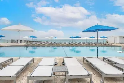 Image de Enjoy this studio located in the worderful beaches of Sunny Isles Beach, Miami!