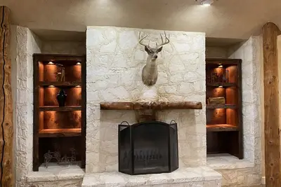 Image de Live Water Lodge on Johnson Creek<br>5 Bedrooms sleep 11, 4 1/2 baths