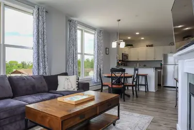 Image de ★No Cleaning Fee★10% Off★Walk To Mountain★Amenities+