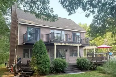 Image de Spacious House for Beach Getaway - Outdoor Shower -Beach Pass Included!