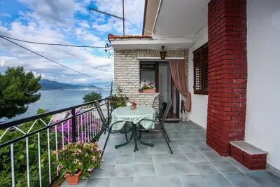 Image de Appartement de deux chambres prés de la plage Arbanija, Ciovo (A-17280-a)