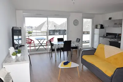 Image de superbe appartement T3 au calme avec vue sur le port du Crouesty